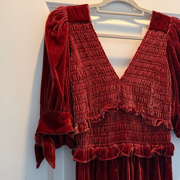 SEA New York Maude Velvet puff sleeve smocked dress burgundy - small - Picture 6 of 10